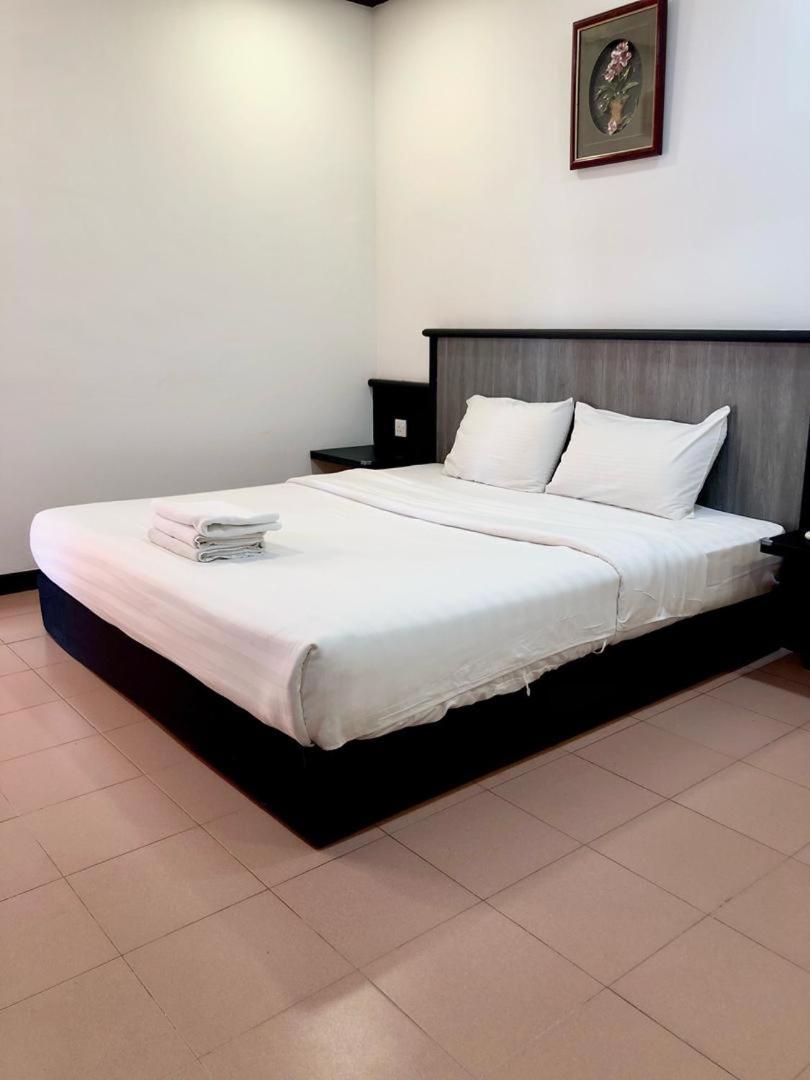 Intan Beach Resort Kuala Terengganu Zewnętrze zdjęcie